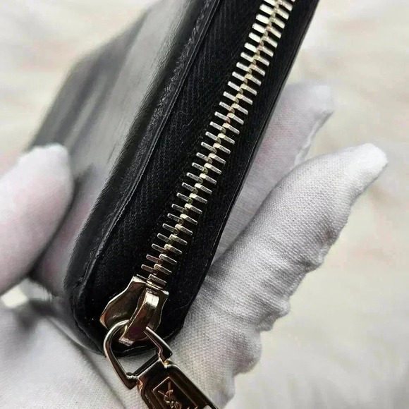 Belle de Jour Vernis Zippy Wallet - Picture 16 of 16